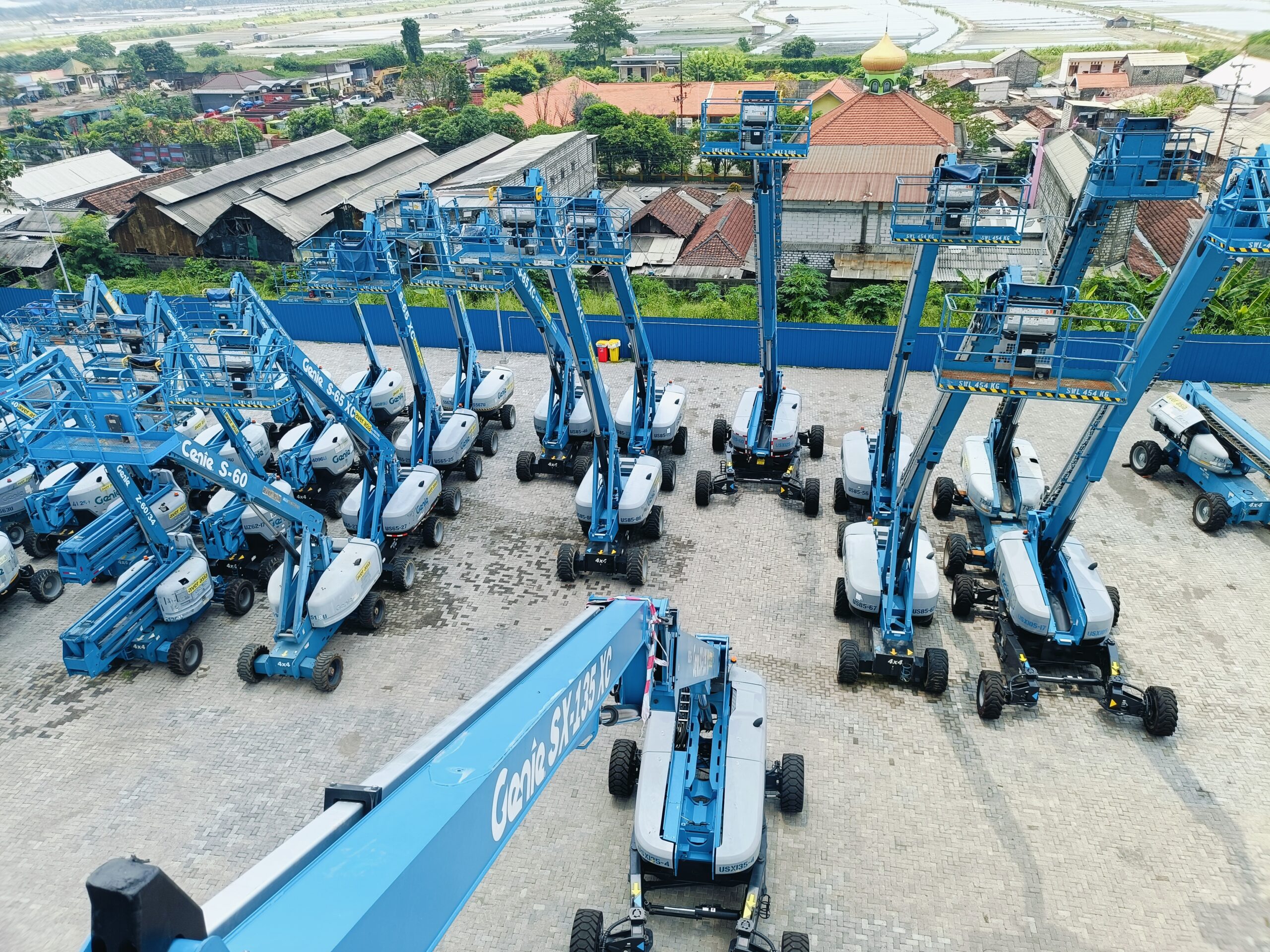 sewa boom lift karawang
