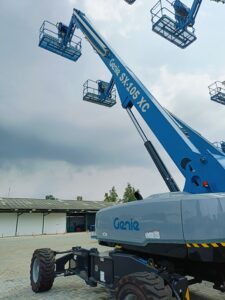 sewa boom lift tuban