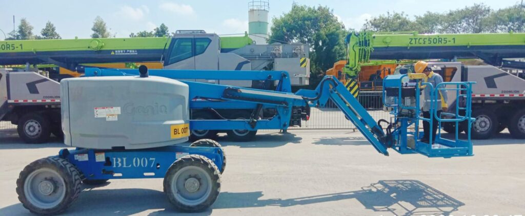 sewa boom lift tuban