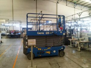 Rental scissorlift gresik