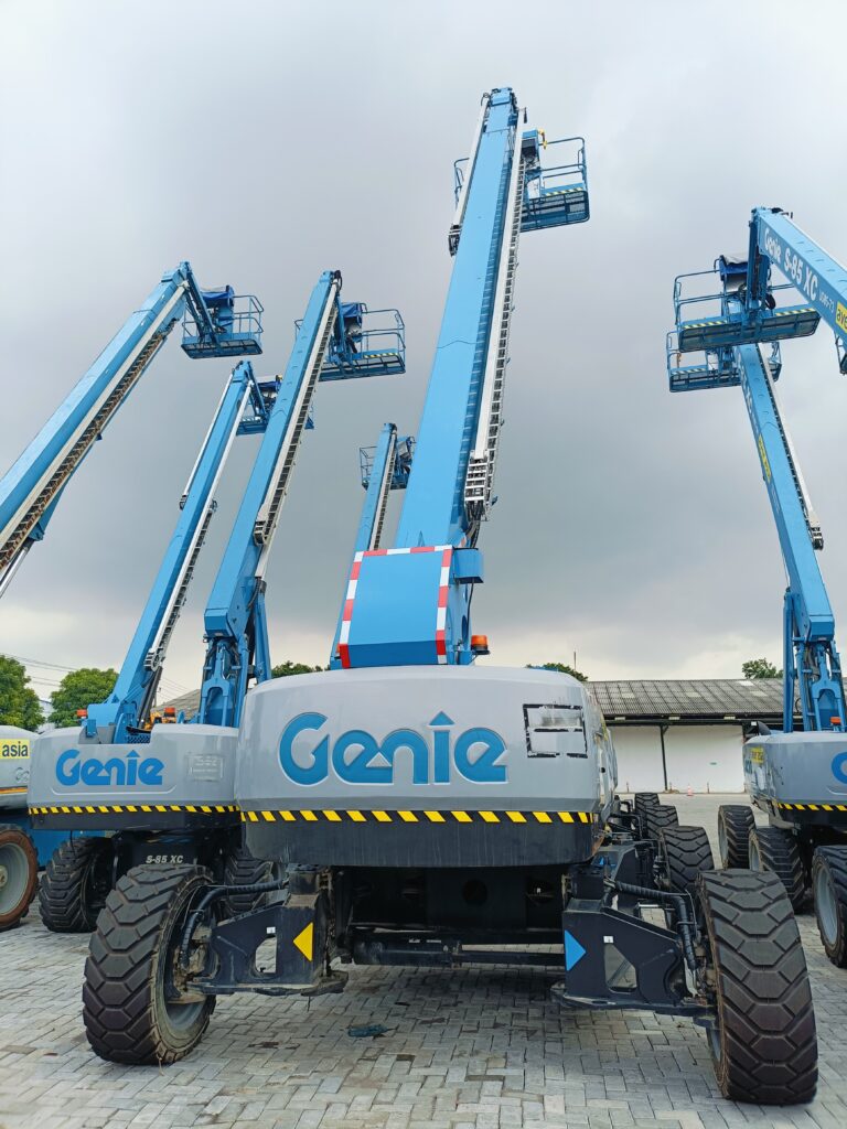 Rental boomlift gresik