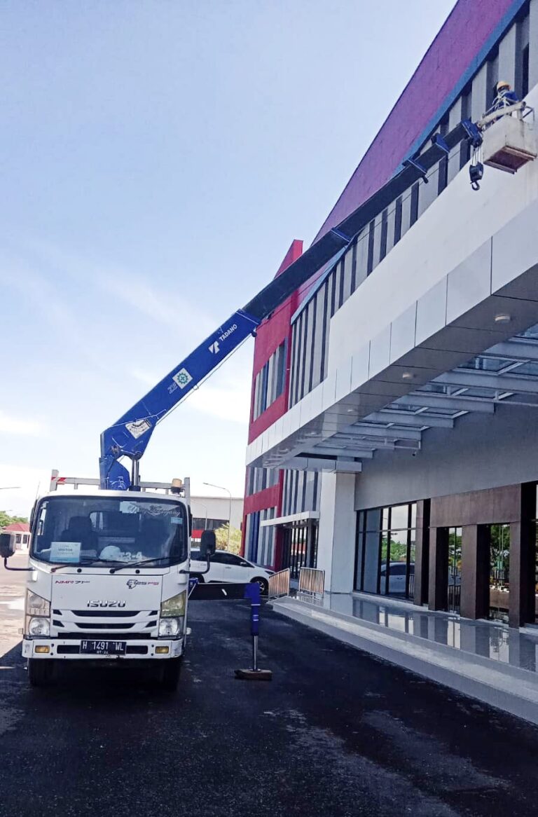 Rental skylift surabaya