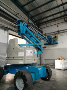 Rental boomlift surabaya
